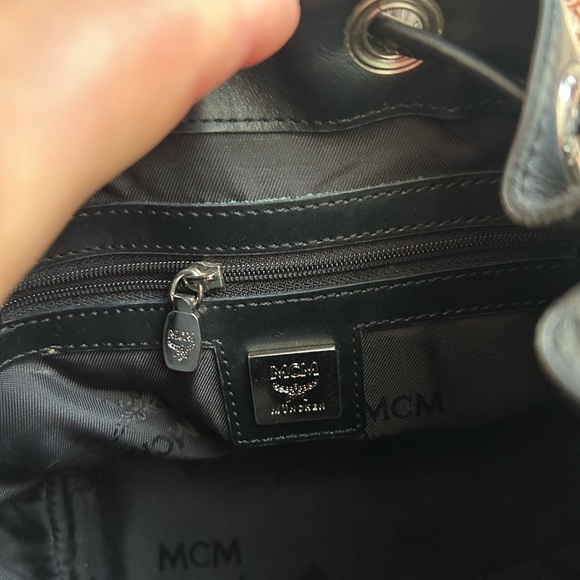 MCM gorgeous black bucket shoulder bag - Picture 5 of 12